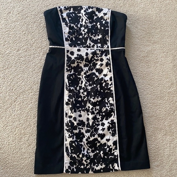 New York & Company Dresses & Skirts - New York & Company Floral Strapless Dress